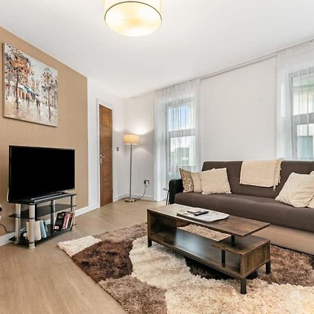 Modern 1 Bedroom Apartment In Woking Town Centre Kültér fotó
