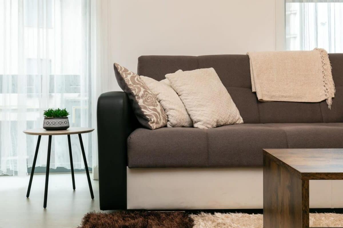 Modern 1 Bedroom Apartment In Woking Town Centre Kültér fotó